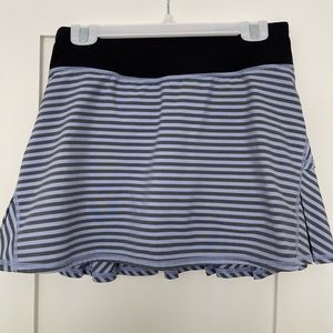 Lulu lemon tennis skirt in 4Long. Excellent shape!